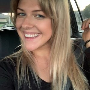 Meet your Posher, Michaela